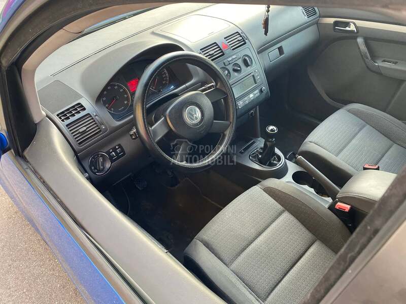 Volkswagen Touran 1.6 Fsi