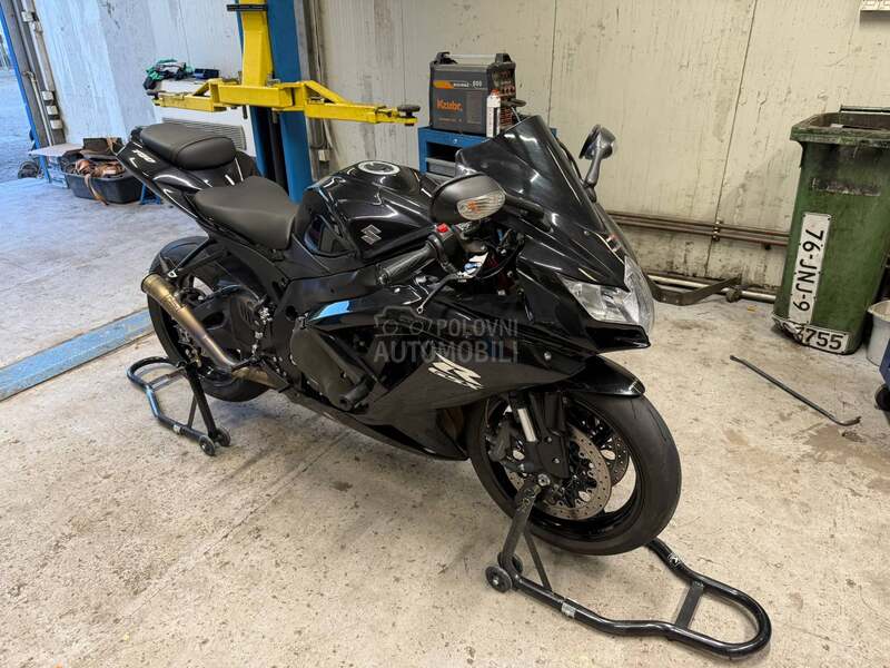 Suzuki Gsx R K9 750