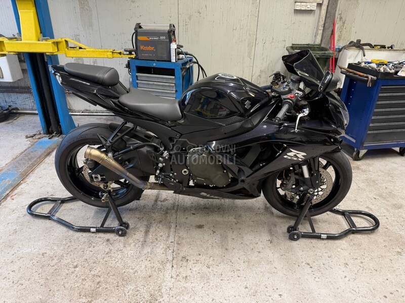 Suzuki Gsx R K9 750
