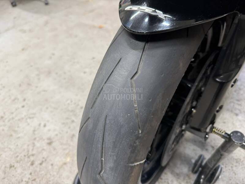 Suzuki Gsx R K9 750