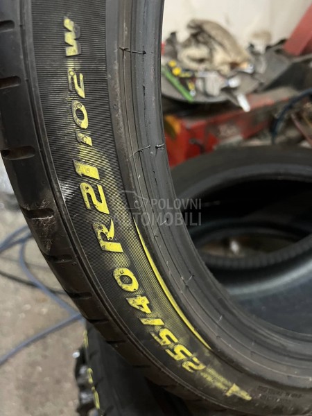 Pirelli 255/40 R21 Letnja