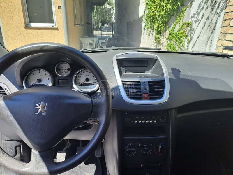 Peugeot 207 1.6 HDi