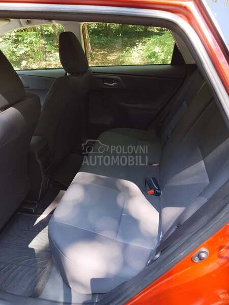 Toyota Auris 1.33 VVT