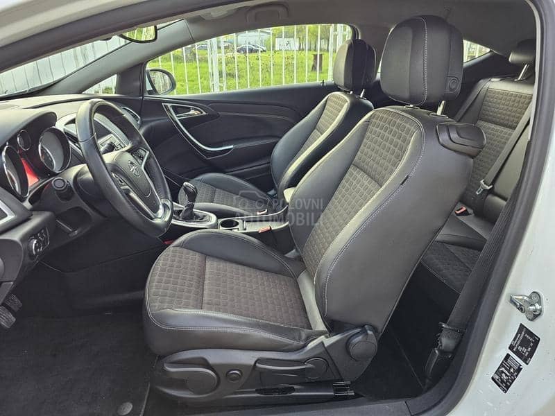 Opel Astra J GTC 1.4T  NOV