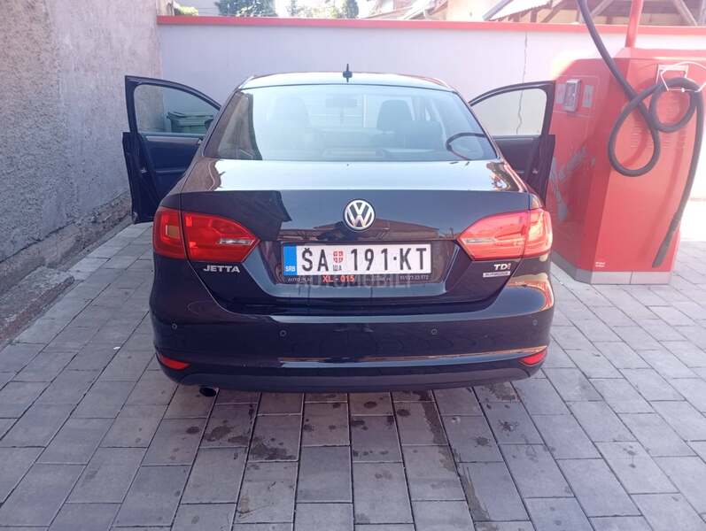 Volkswagen Jetta 1.6 TDI bluemotion