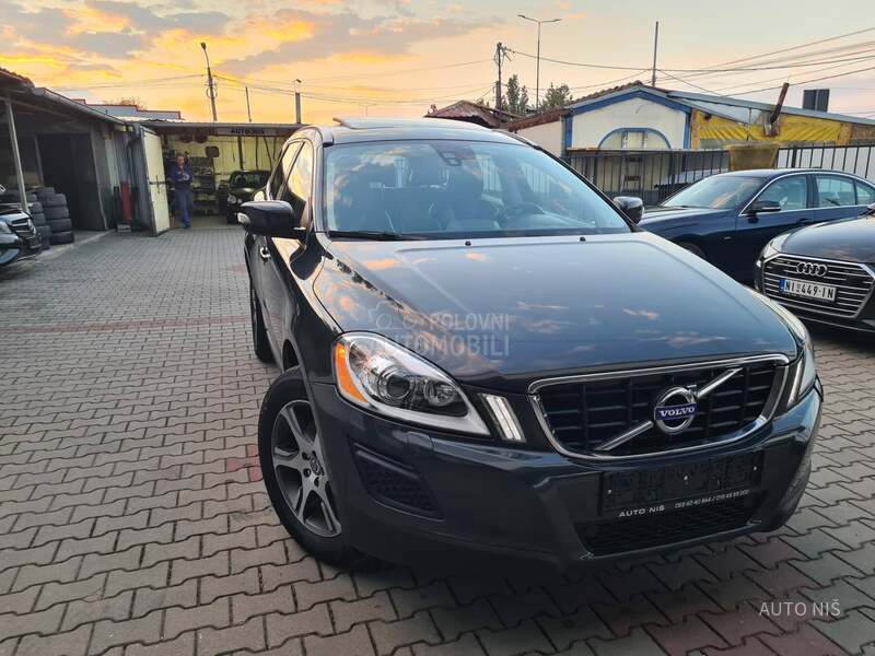 Volvo XC60 2.0 D LUX EDITION