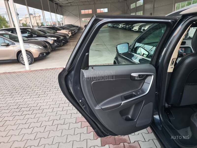 Volvo XC60 2.0 D LUX EDITION