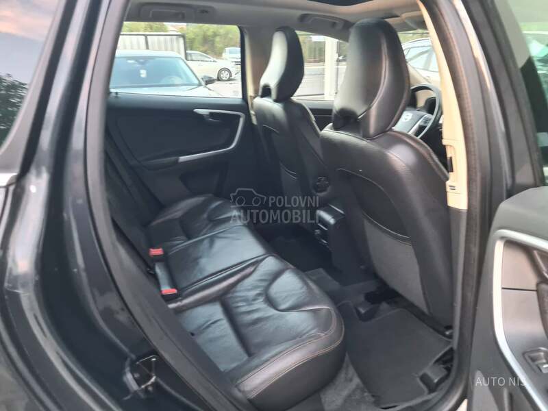 Volvo XC60 2.0 D LUX EDITION