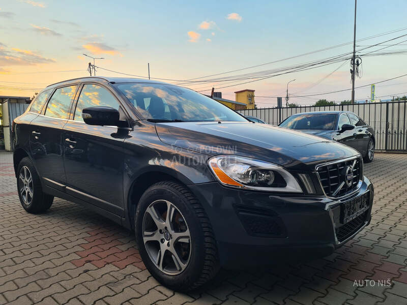Volvo XC60 2.0 D LUX EDITION