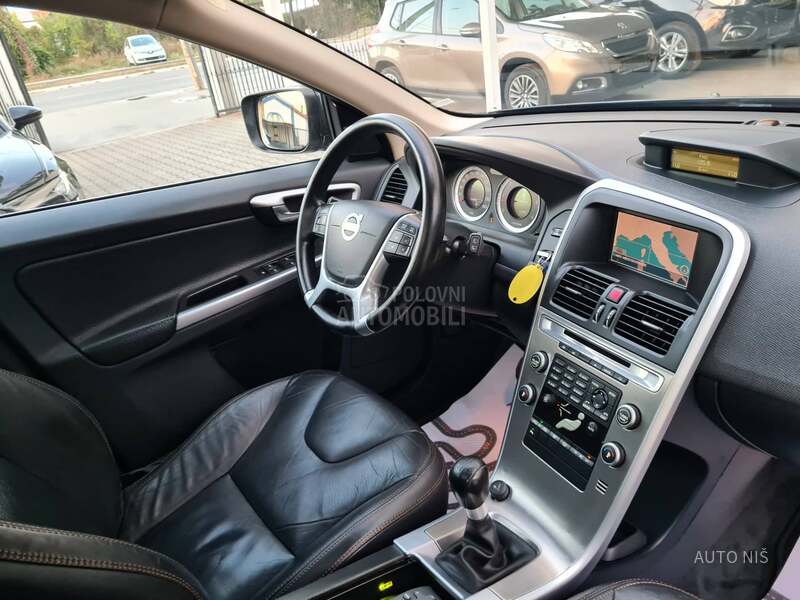 Volvo XC60 2.0 D LUX EDITION