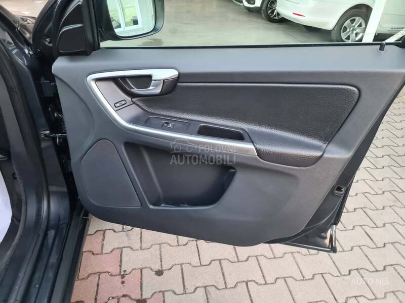 Volvo XC60 2.0 D LUX EDITION