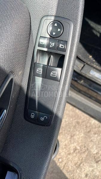 Mercedes Benz B 200 -  kompletan auto u delovima