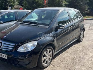 Mercedes Benz B 200 -  kompletan auto u delovima