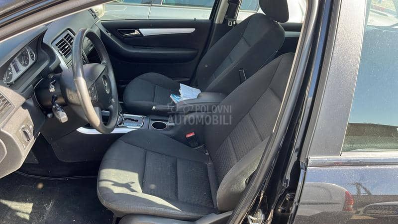 Mercedes Benz B 200 -  kompletan auto u delovima