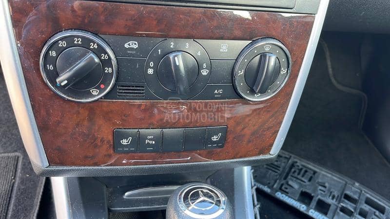 Mercedes Benz B 200 -  kompletan auto u delovima