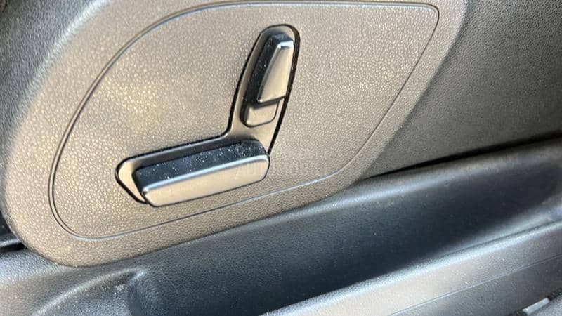 Mercedes Benz B 200 -  kompletan auto u delovima