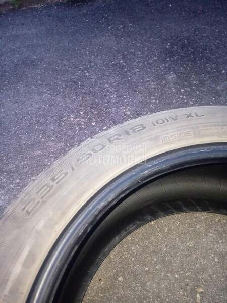 Hankook 235/50 R18 Zimska