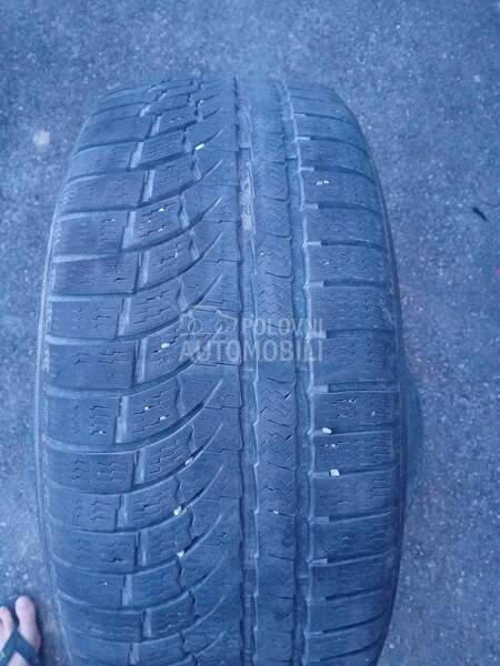 Hankook 235/50 R18 Zimska