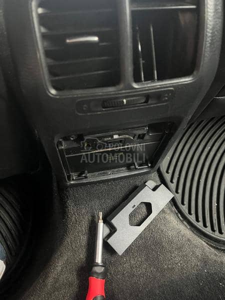 zadnja rešetka ventilacije