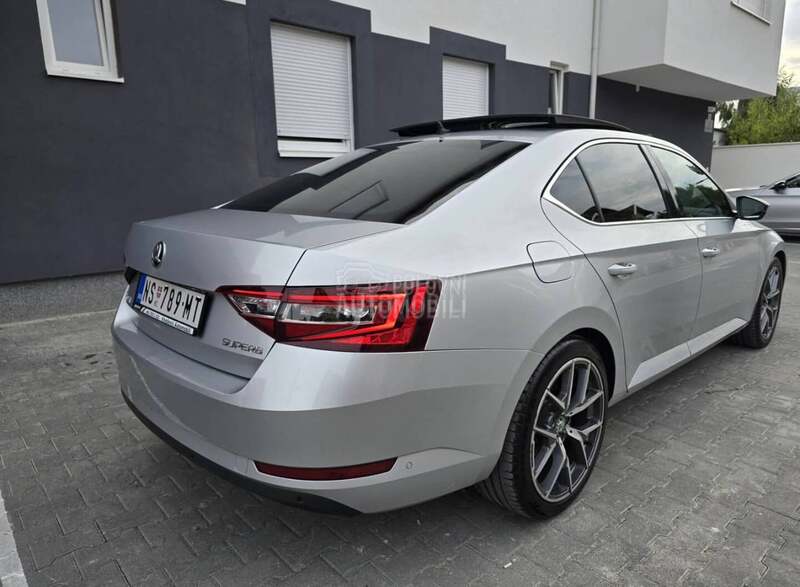 Škoda Superb 