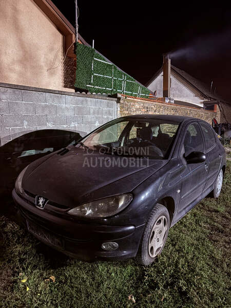 Peugeot 206 2005. god. -  kompletan auto u delovima