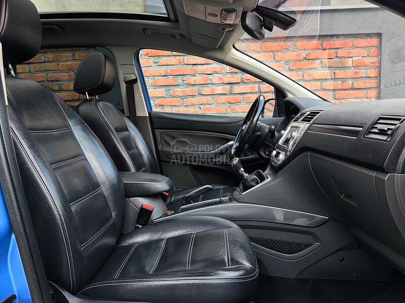 Ford Kuga CDTI 4x4 PAN0 NAVl