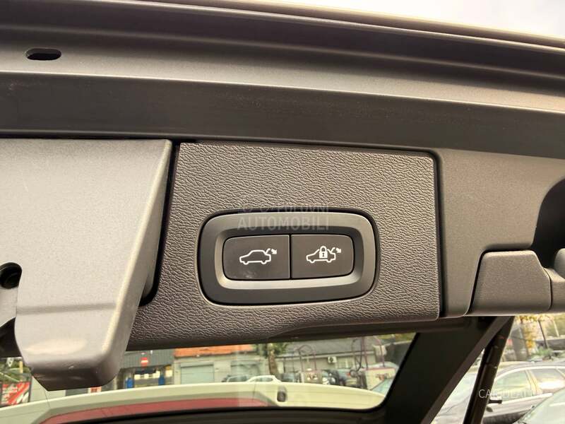 Volvo XC60 momentum/mildhyb