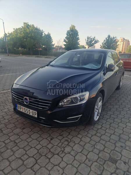 Volvo V60 2.4
