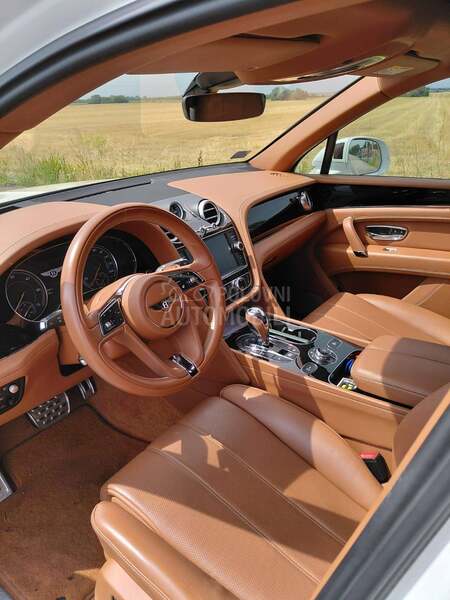 Bentley Bentayga 