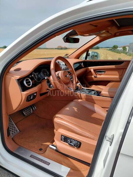Bentley Bentayga 