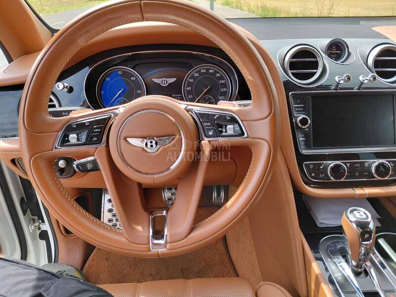 Bentley Bentayga 