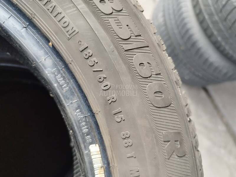 Semperit 185/60 R15 Zimska
