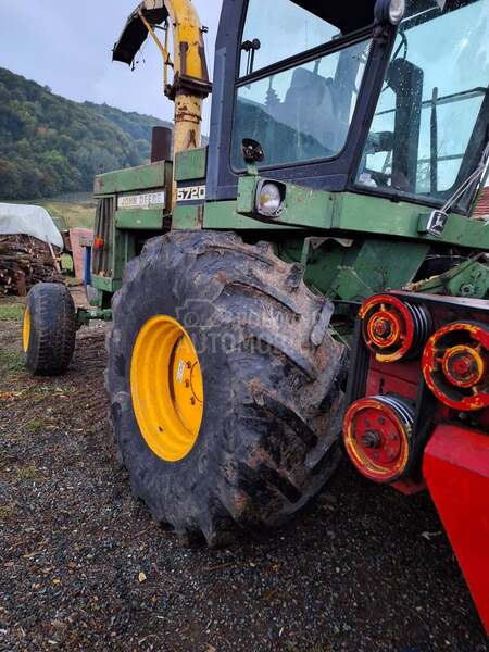 John Deere 5720