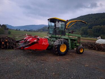 John Deere 5720