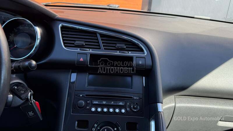 Peugeot 3008 1.6 HDi AUT PREMIUM