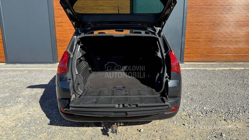 Peugeot 3008 1.6 HDi AUT PREMIUM