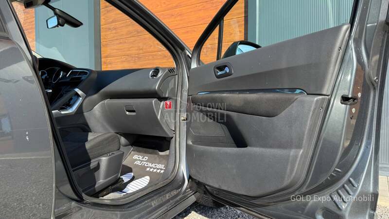 Peugeot 3008 1.6 HDi AUT PREMIUM