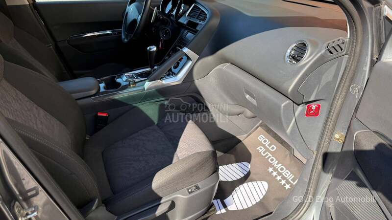 Peugeot 3008 1.6 HDi AUT PREMIUM