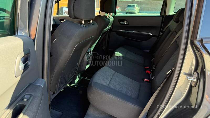 Peugeot 3008 1.6 HDi AUT PREMIUM