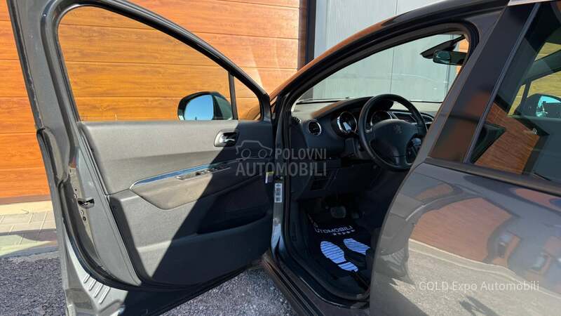 Peugeot 3008 1.6 HDi AUT PREMIUM