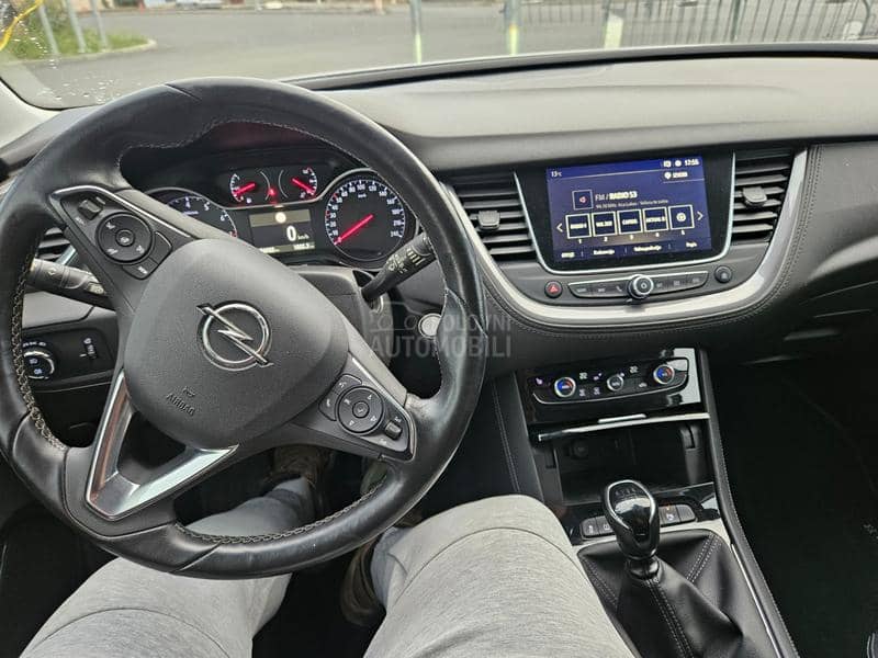 Opel Grandland X 1.2 TURBO 96.999k.m