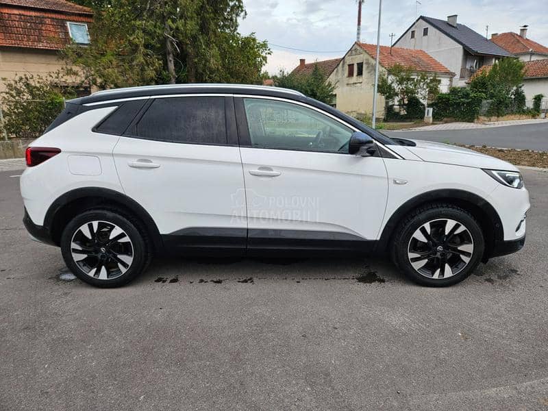 Opel Grandland X 1.2 TURBO 96.999k.m