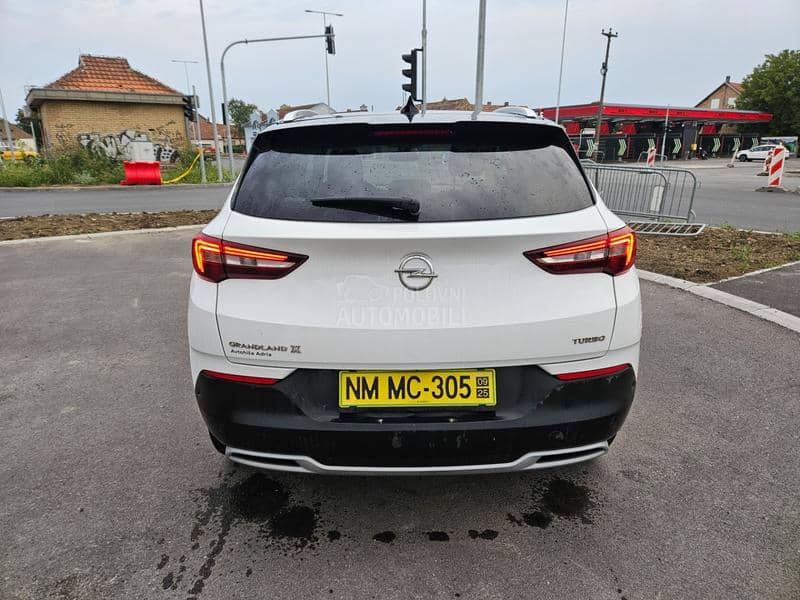 Opel Grandland X 1.2 TURBO 96.999k.m