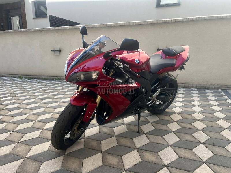 Yamaha R1