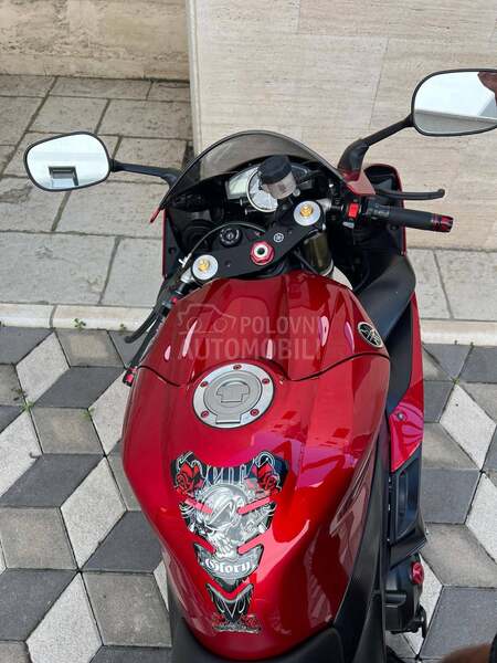 Yamaha R1