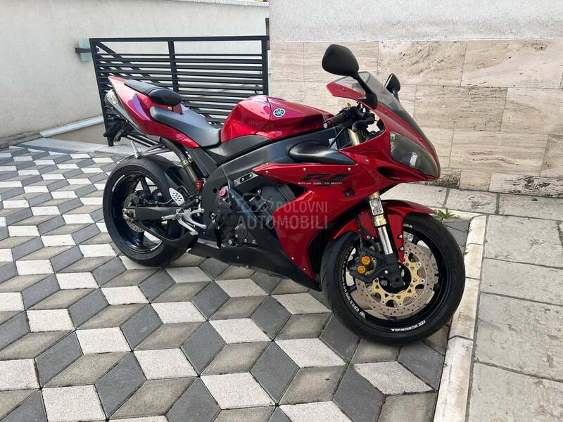 Yamaha R1