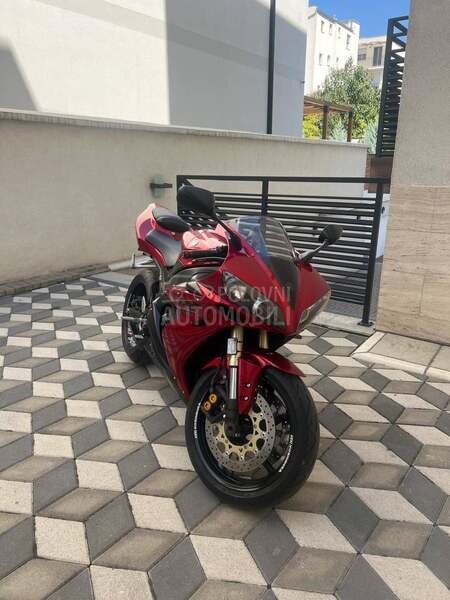 Yamaha R1