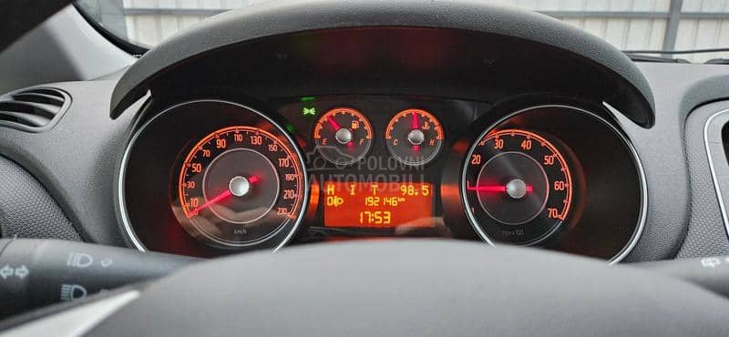 Fiat EVO 1.4 b Fiat EVO 1.4 b