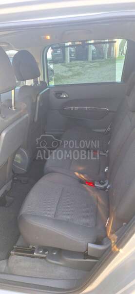 Peugeot 5008 1.6 THP 16V