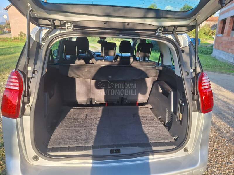 Peugeot 5008 1.6 THP 16V